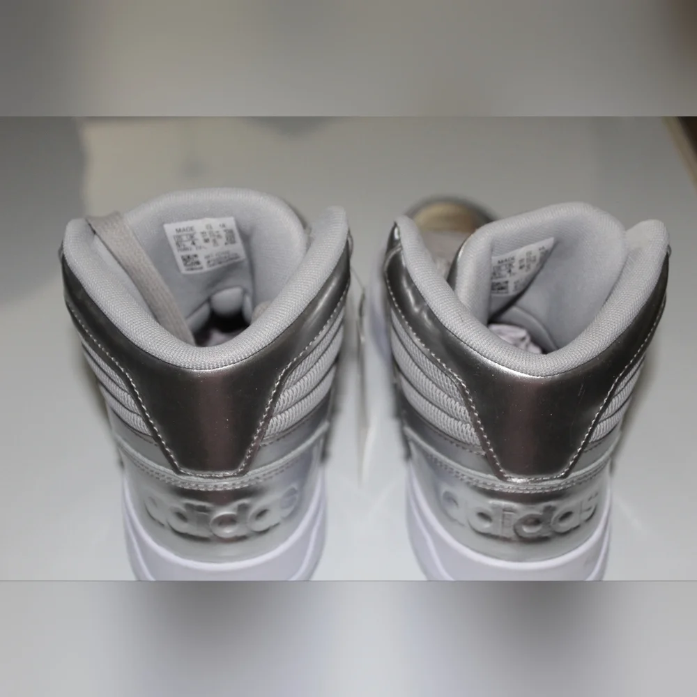 โจ๐โจ NWOB ADIDAS Entrap Mid Silver Metallic - Picture 8 of 16